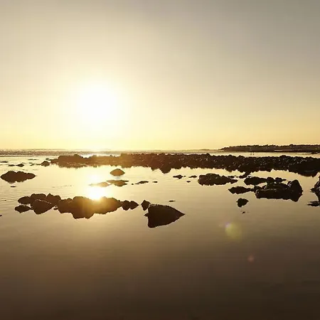 A 6 Dans Un Domaine Avec Piscine Chauffee