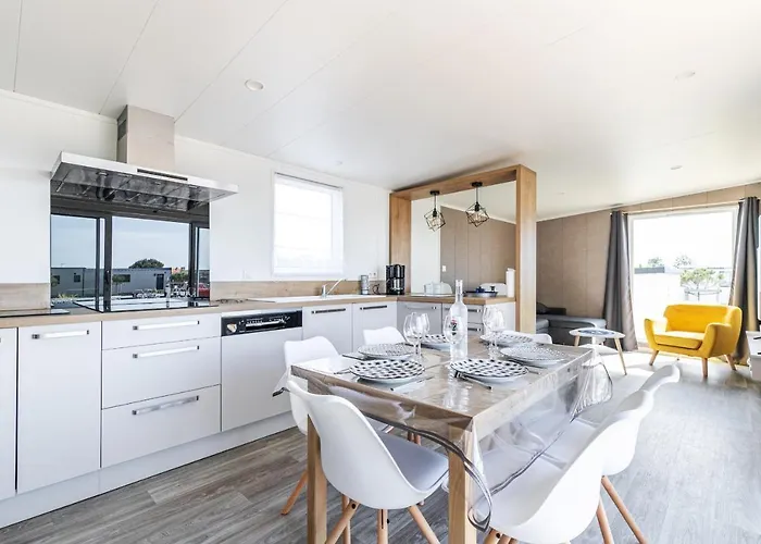 A 6 Dans Un Domaine Avec Piscine Chauffee Brétignolles-sur-Mer