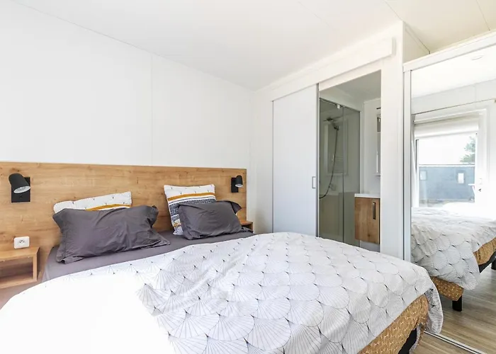 Horská chata A 6 Dans Un Domaine Avec Piscine Chauffee *