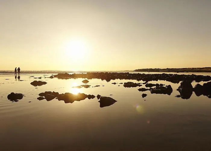 A 6 Dans Un Domaine Avec Piscine Chauffee