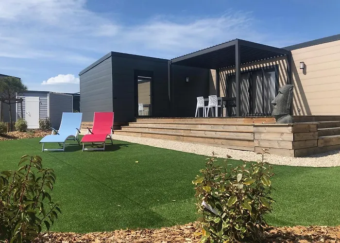 Horská chata A 6 Dans Un Domaine Avec Piscine Chauffee